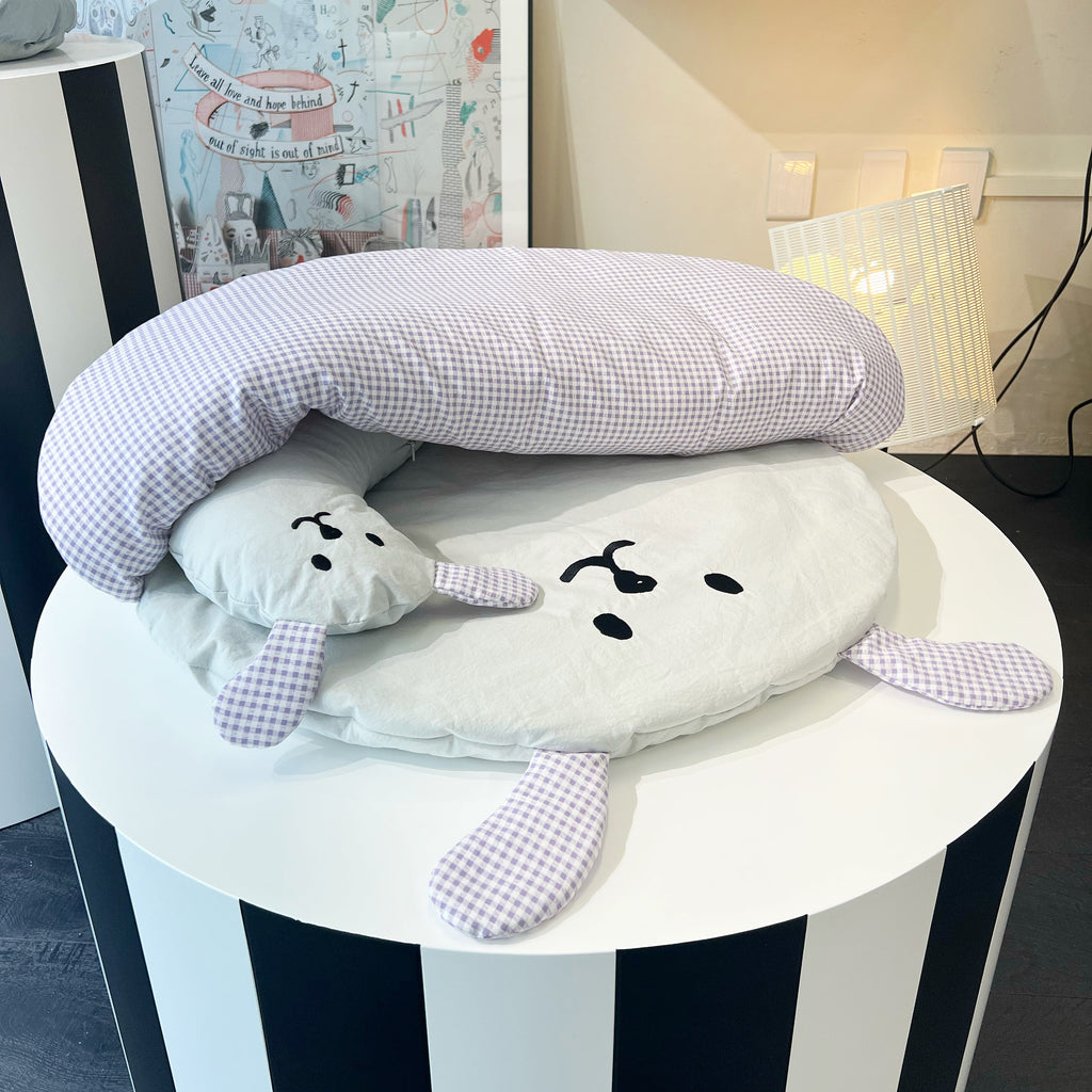 TAAFFE HUG ME SNUGGLE CHECK