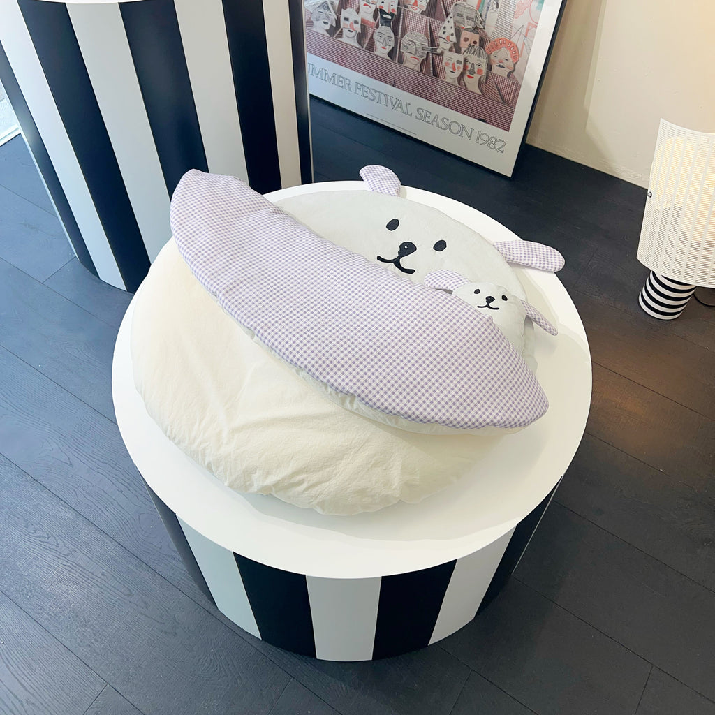 TAAFFE HUG ME SNUGGLE CHECK